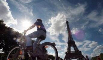 Увидеть весь Париж за 100 USD в день