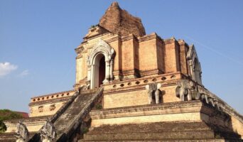 Карены — племя длинношеих женщин на севере Таиланда