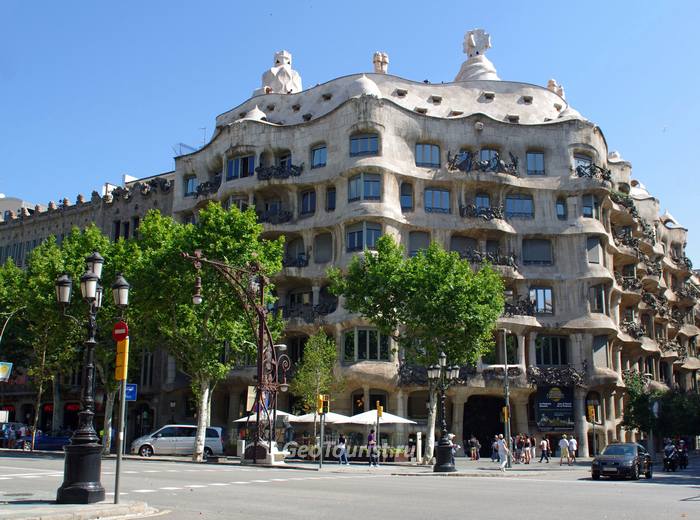 Гауди в Барселоне - Casa Mila (Дом Мила)