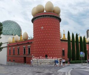 Достопримечательности Фигераса: что посмотреть на родине Дали